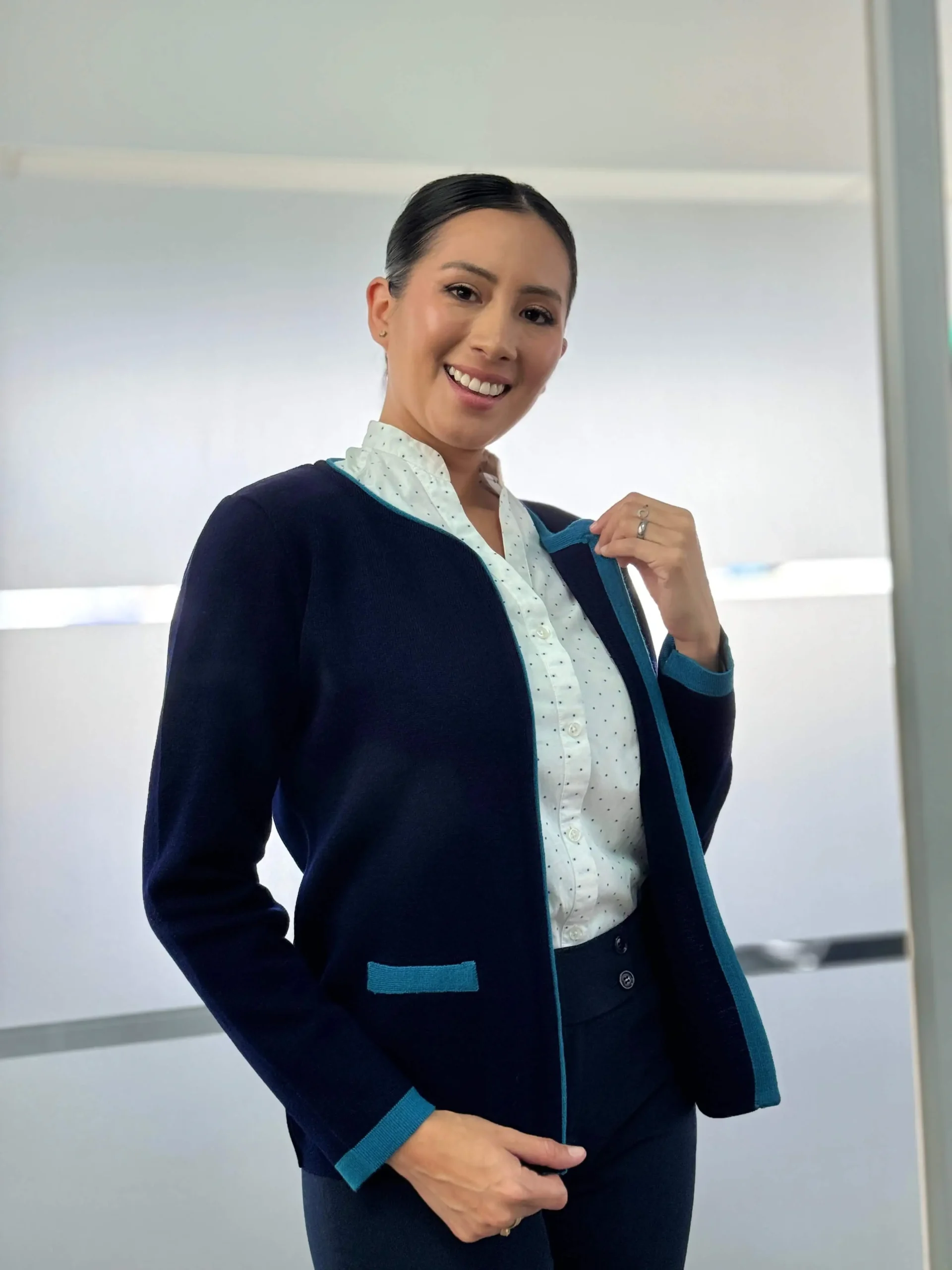 cardigan de mujer uniforme